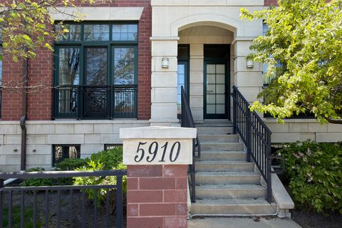 Photo of 5910 N Northwest Highway #5910, Chicago, IL 60631 (MLS # 12648683)