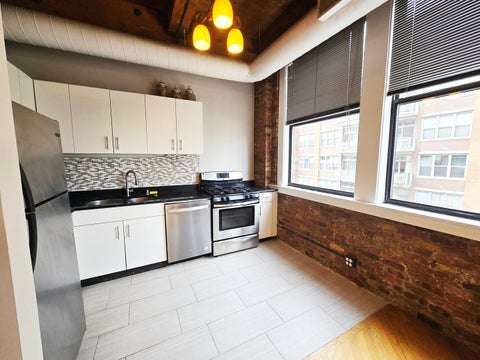 Tiny photo for 913 W Van Buren Street #5E, Chicago, IL 60607 (MLS # 12753590)