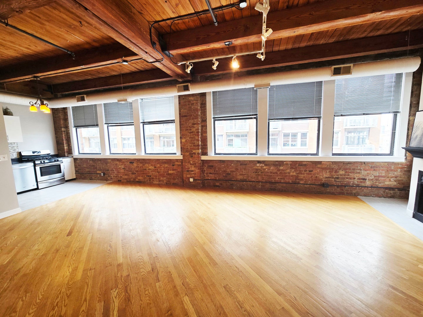 913 W Van Buren Street 5E