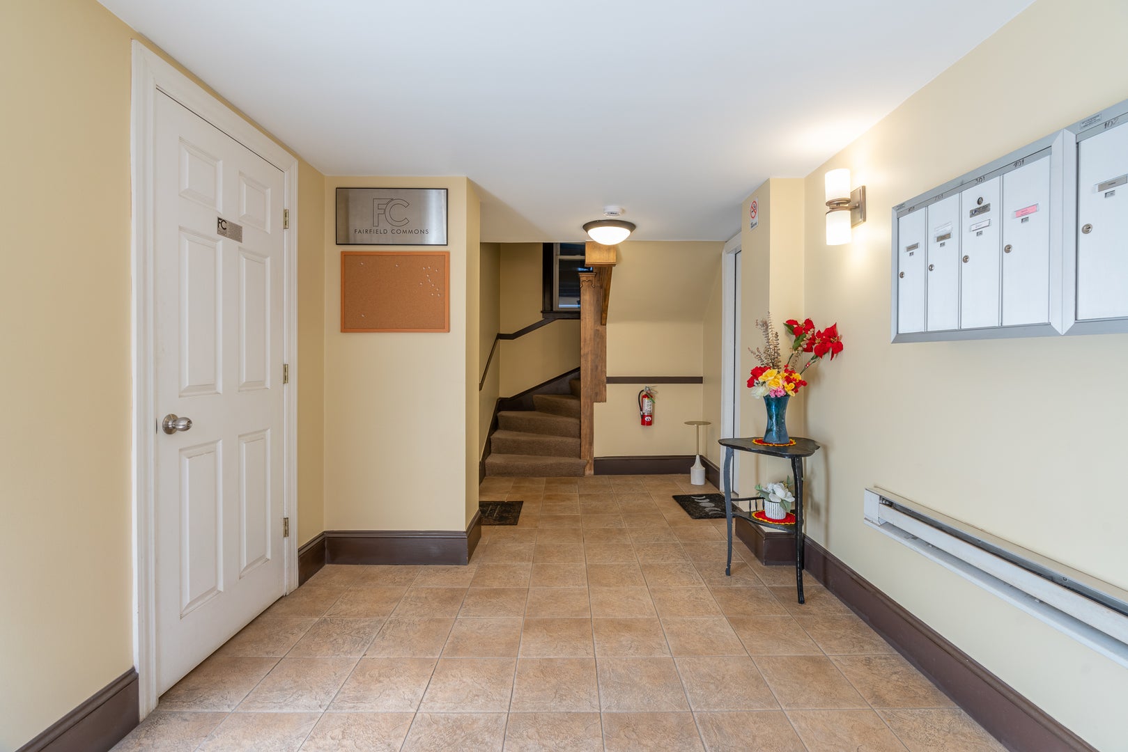 1655 N Fairfield Avenue 102