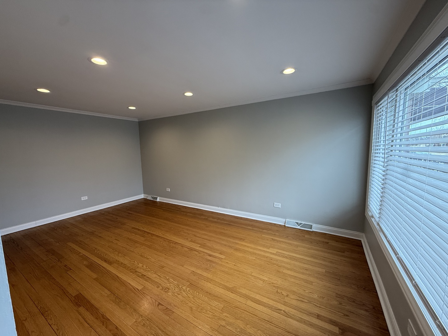 10348 S Rhodes Avenue