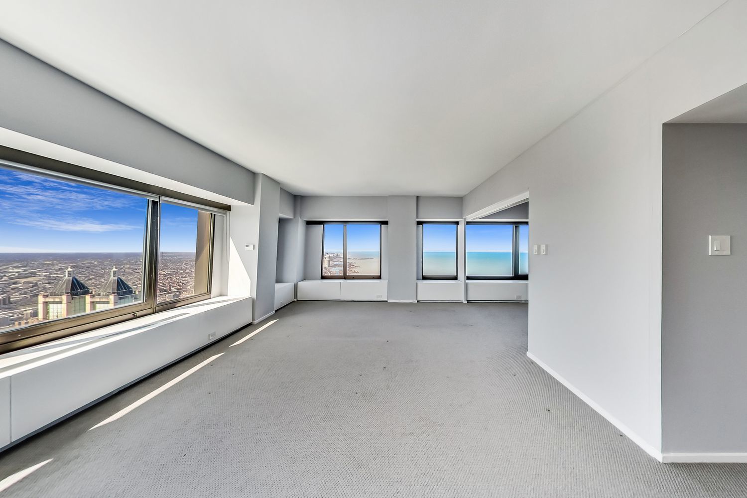 175 E DELAWARE Place 8002
