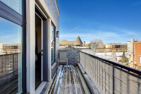 Tiny photo for 347 E 44th Street, Chicago, IL 60653 (MLS # 12565786)