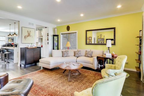 Tiny photo for 347 E 44th Street, Chicago, IL 60653 (MLS # 12565786)