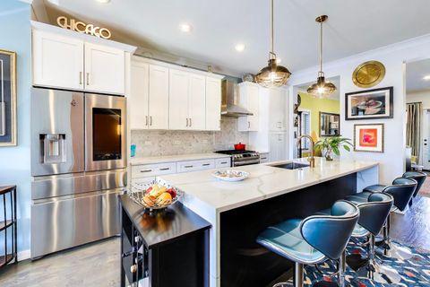 Tiny photo for 347 E 44th Street, Chicago, IL 60653 (MLS # 12565786)