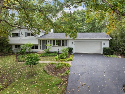 Photo of 26890 N Longwood Road, Lake Forest, IL 60045 (MLS # 12791286)