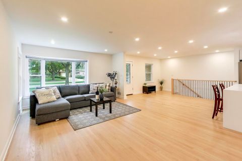 Tiny photo for 832 N Delphia Avenue, Park Ridge, IL 60068 (MLS # 12514835)