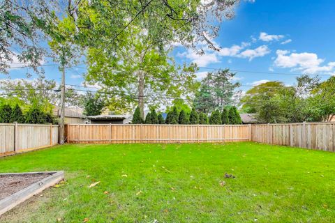 Tiny photo for 832 N Delphia Avenue, Park Ridge, IL 60068 (MLS # 12514835)