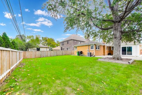 Tiny photo for 832 N Delphia Avenue, Park Ridge, IL 60068 (MLS # 12514835)
