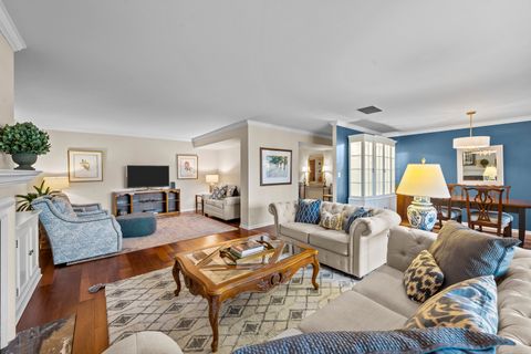 Tiny photo for 105 E Laurel Avenue #106, Lake Forest, IL 60045 (MLS # 12596929)