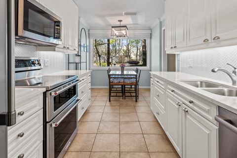 Tiny photo for 105 E Laurel Avenue #106, Lake Forest, IL 60045 (MLS # 12596929)