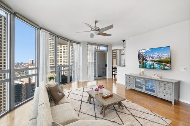 125 S Jefferson Street 3102