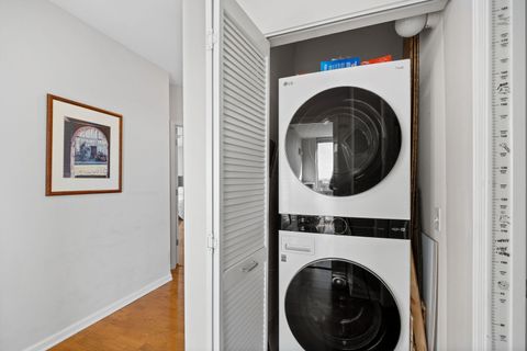 Tiny photo for 125 S Jefferson Street #3102, Chicago, IL 60661 (MLS # 12567437)