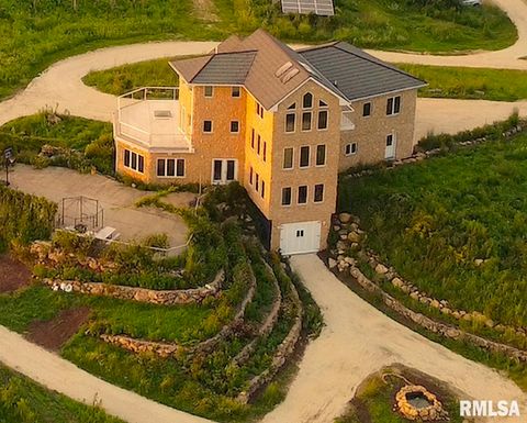 Photo of Dubuque, IA 52002 (MLS # QC4268514)