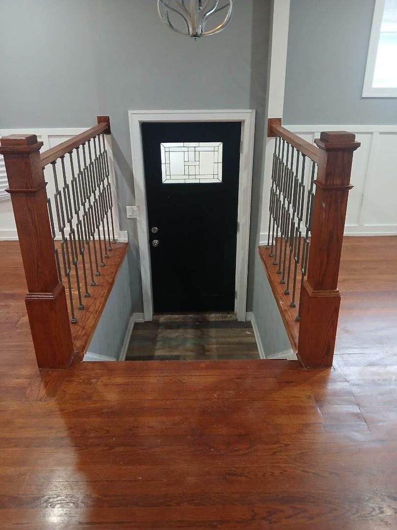 7806 S Rhodes Avenue