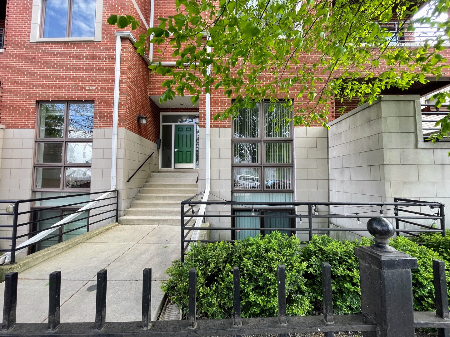 1373 W HUBBARD Street 1W