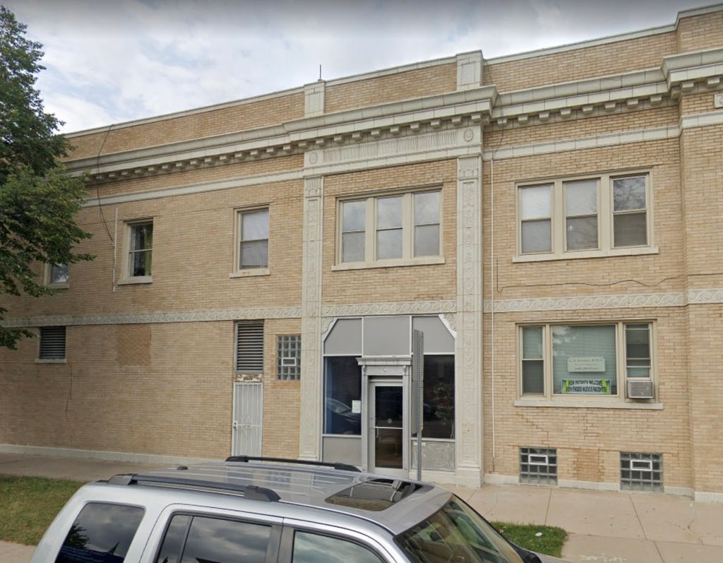 Photo for 2144 clarence Avenue #1, Berwyn, IL 60402 (MLS # 12502669)