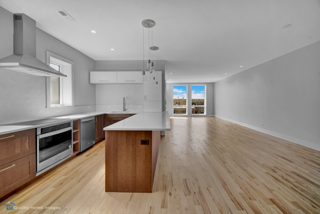 2851 N Clybourn Avenue 3