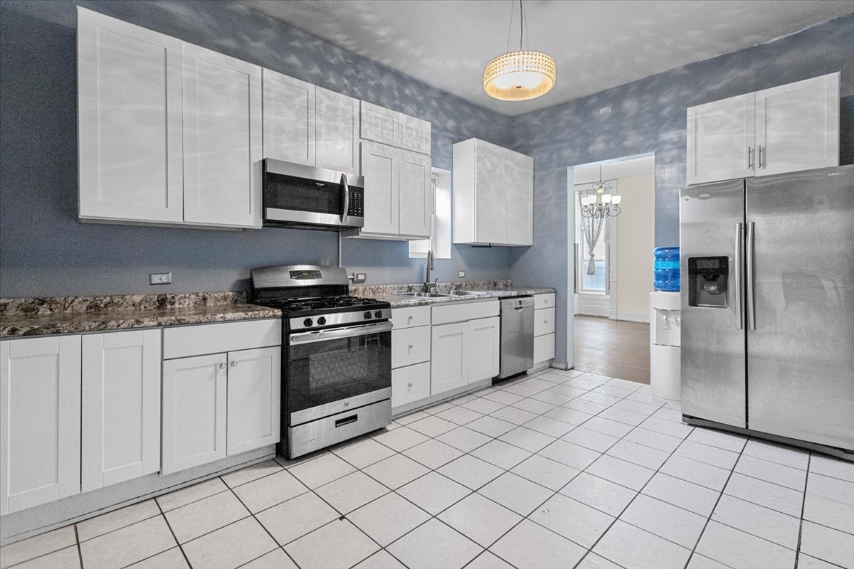 229 S Racine Avenue 1