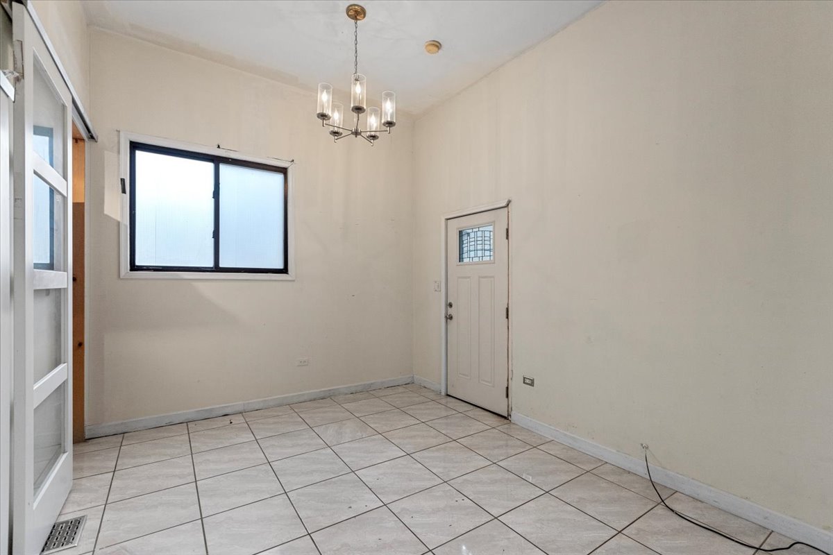 229 S Racine Avenue 1