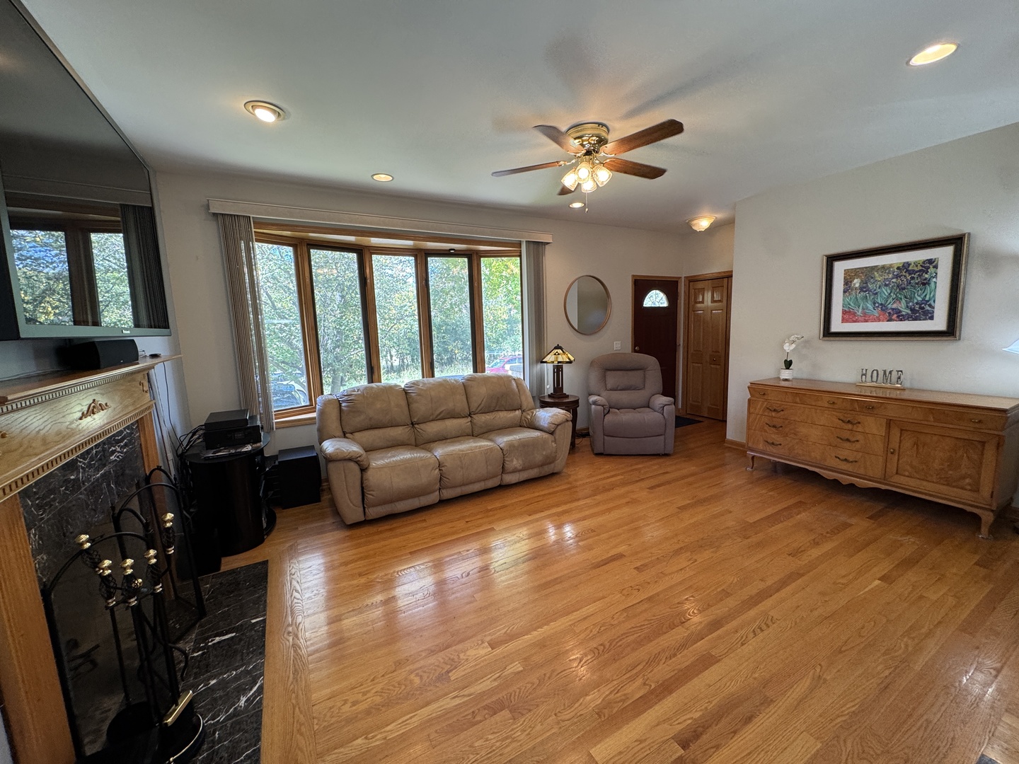 3541 N Pontiac Avenue