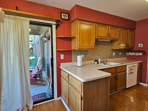 Tiny photo for 230 Windsor Lane #A, Willowbrook, IL 60527 (MLS # 12468208)