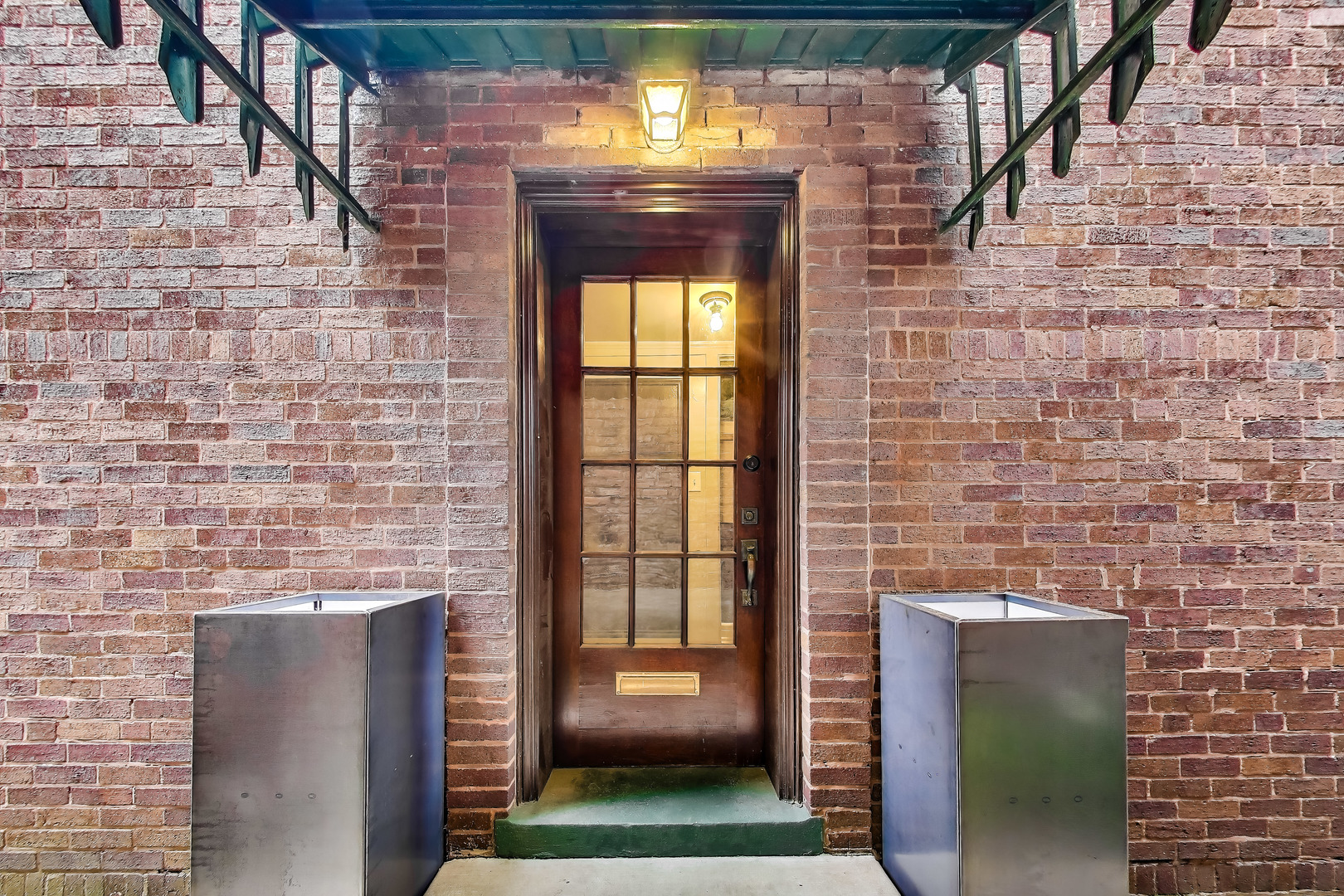 2238 W Argyle Street 2