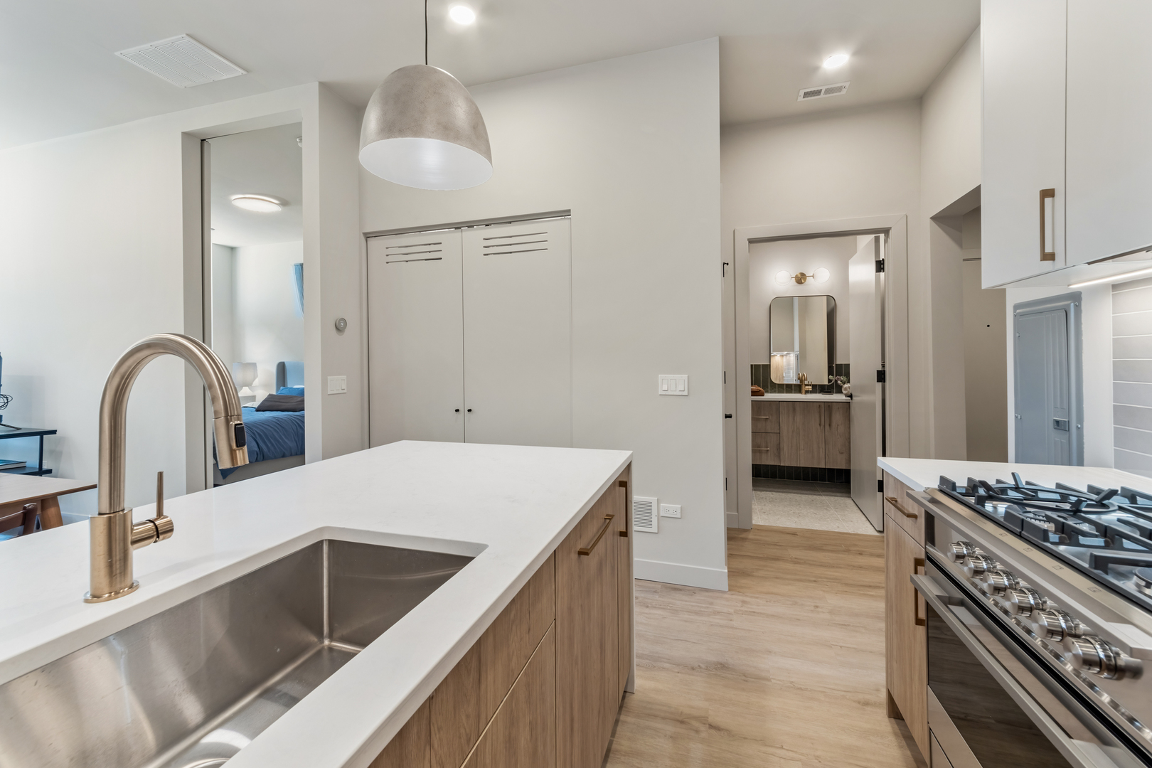 1550 W Monroe Street 105
