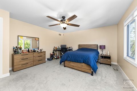 Tiny photo for 940 Burnham Court, Aurora, IL 60502 (MLS # 12515850)