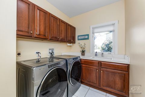 Tiny photo for 940 Burnham Court, Aurora, IL 60502 (MLS # 12515850)