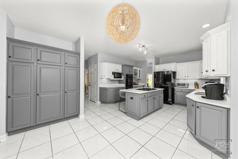 Tiny photo for 940 Burnham Court, Aurora, IL 60502 (MLS # 12515850)