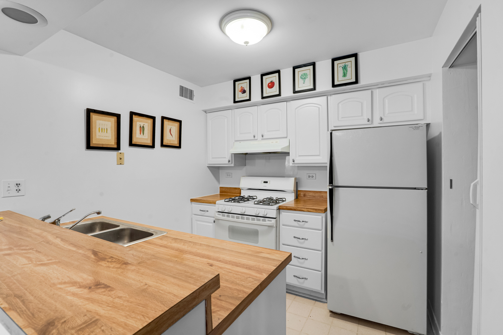 150 E Fountainview Lane 3B