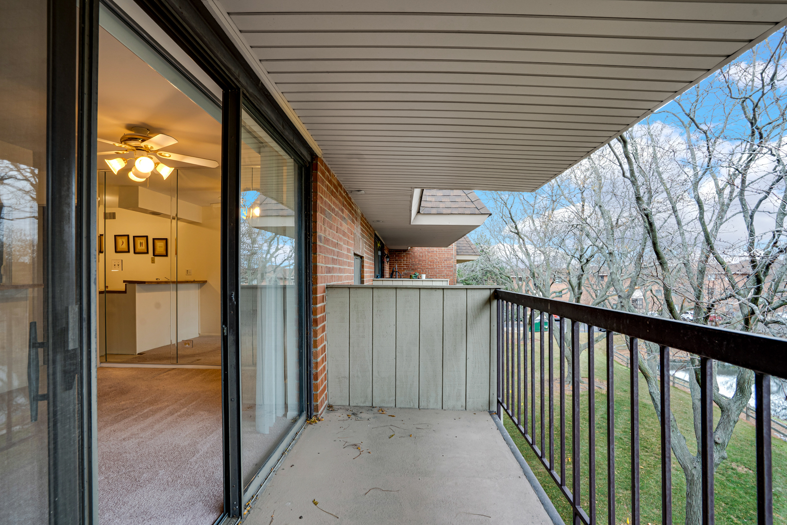 150 E Fountainview Lane 3B