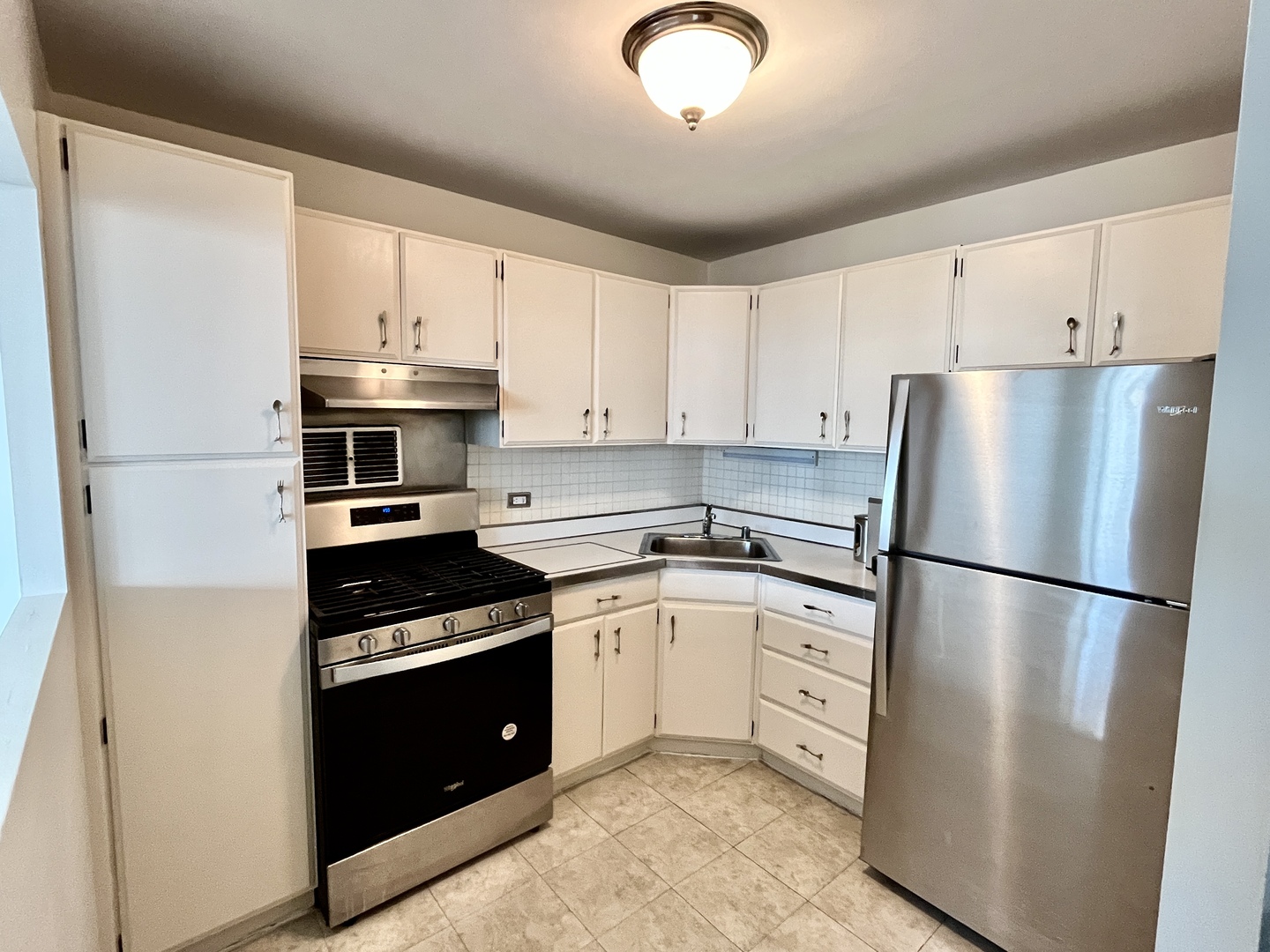 400 E Randolph Street 3916