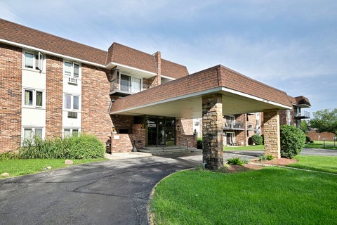 Photo of 850 S Lorraine Road S #3E, Wheaton, IL 60189 (MLS # 12782878)