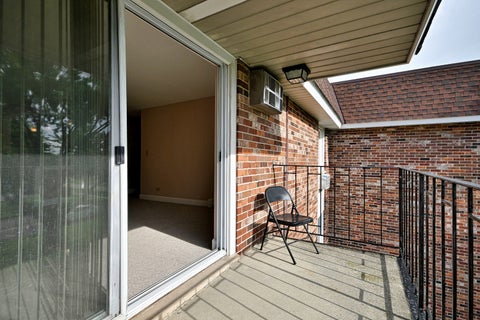 Tiny photo for 850 S Lorraine Road S #3E, Wheaton, IL 60189 (MLS # 12782878)