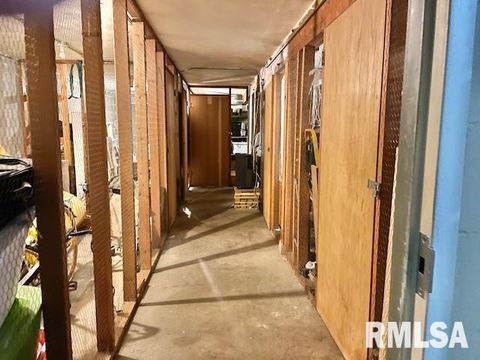 Tiny photo for 940 17TH Street #4, Moline, IL 61265 (MLS # QC4267751)