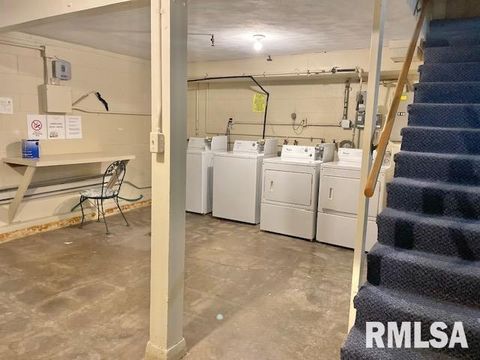 Tiny photo for 940 17TH Street #4, Moline, IL 61265 (MLS # QC4267751)