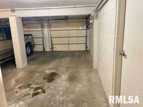 Tiny photo for 940 17TH Street #4, Moline, IL 61265 (MLS # QC4267751)