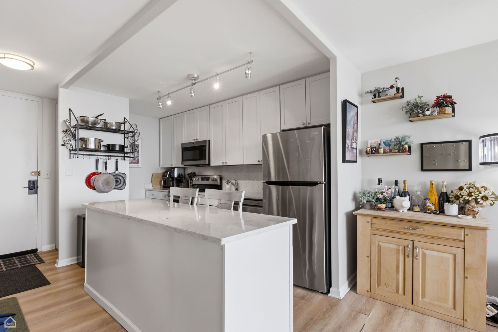 1660 N La Salle Drive 3810