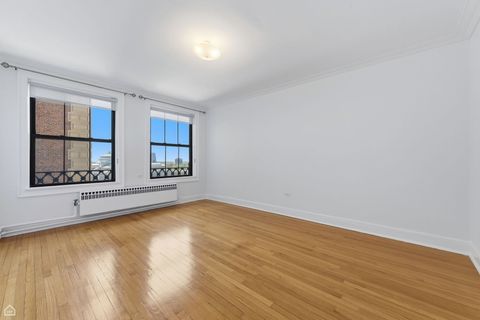 Tiny photo for 5555 S Everett Avenue #9-D, Chicago, IL 60637 (MLS # 12629676)