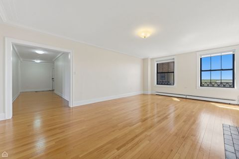 Tiny photo for 5555 S Everett Avenue #9-D, Chicago, IL 60637 (MLS # 12629676)