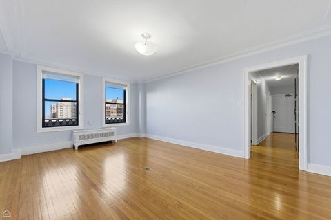 Tiny photo for 5555 S Everett Avenue #9-D, Chicago, IL 60637 (MLS # 12629676)