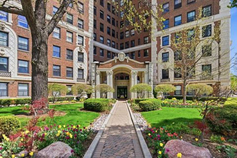 Tiny photo for 5555 S Everett Avenue #9-D, Chicago, IL 60637 (MLS # 12629676)