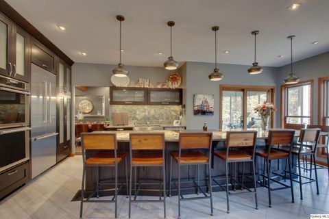 Tiny photo for 5585 Wood Crest Dr. Dr, Quincy, IL 62305 (MLS # 12517337)