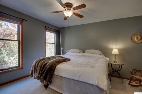 Tiny photo for 5585 Wood Crest Dr. Dr, Quincy, IL 62305 (MLS # 12517337)