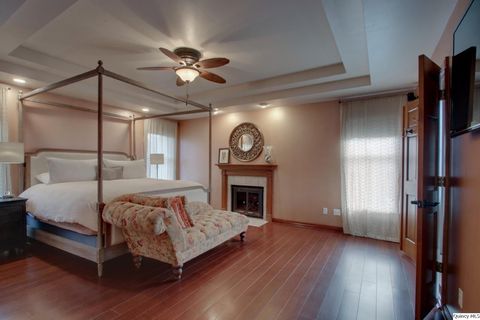 Tiny photo for 5585 Wood Crest Dr. Dr, Quincy, IL 62305 (MLS # 12517337)