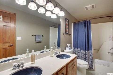 Tiny photo for 5585 Wood Crest Dr. Dr, Quincy, IL 62305 (MLS # 12517337)