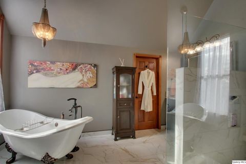 Tiny photo for 5585 Wood Crest Dr. Dr, Quincy, IL 62305 (MLS # 12517337)