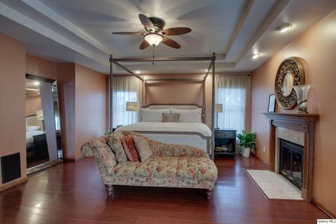 Tiny photo for 5585 Wood Crest Dr. Dr, Quincy, IL 62305 (MLS # 12517337)